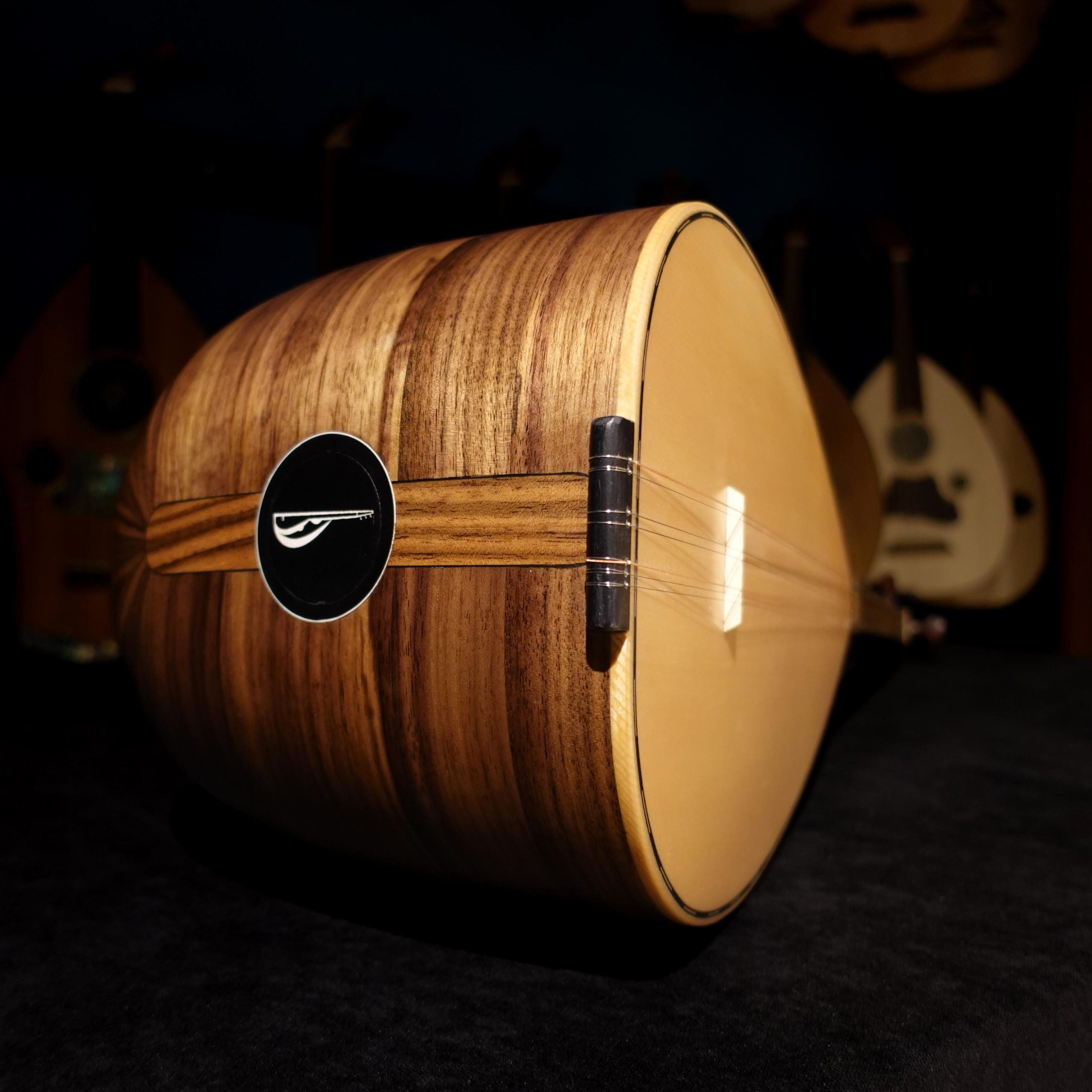 41 cm Ceviz Tekneli Kısa Saplı Bağlama - 0151